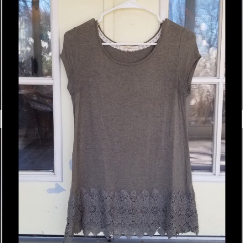 Green/gray casual top